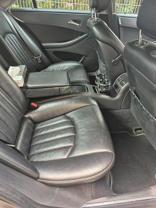 Grau Gebraucht 2008 Mercedes CLS350 Limousine | 10.000 € (Etwas zu teuer) - Bild 1/4