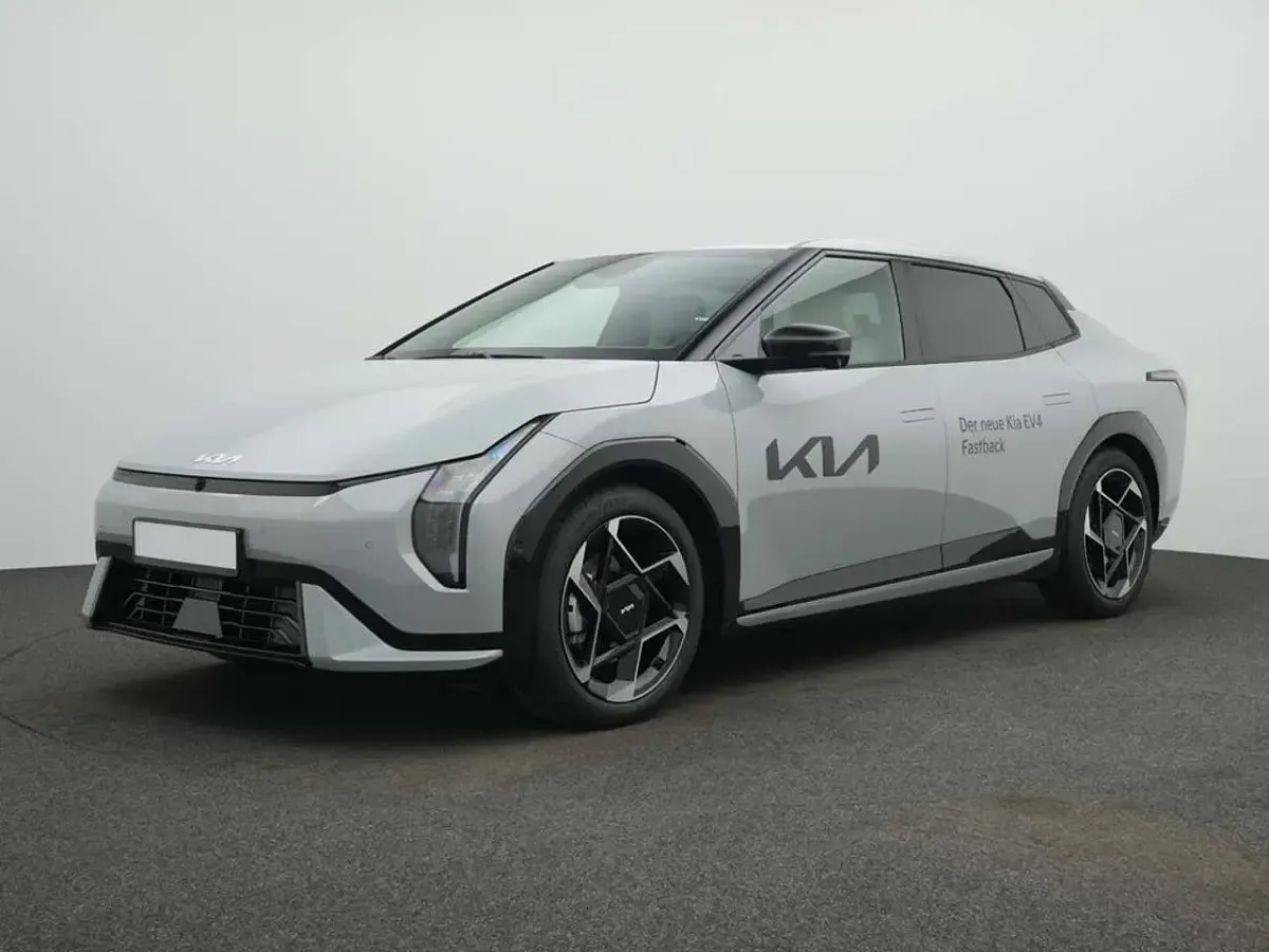 Gebraucht Kia EV4 150 kW (204 PS) 2025 Morning haze Kleinwagen