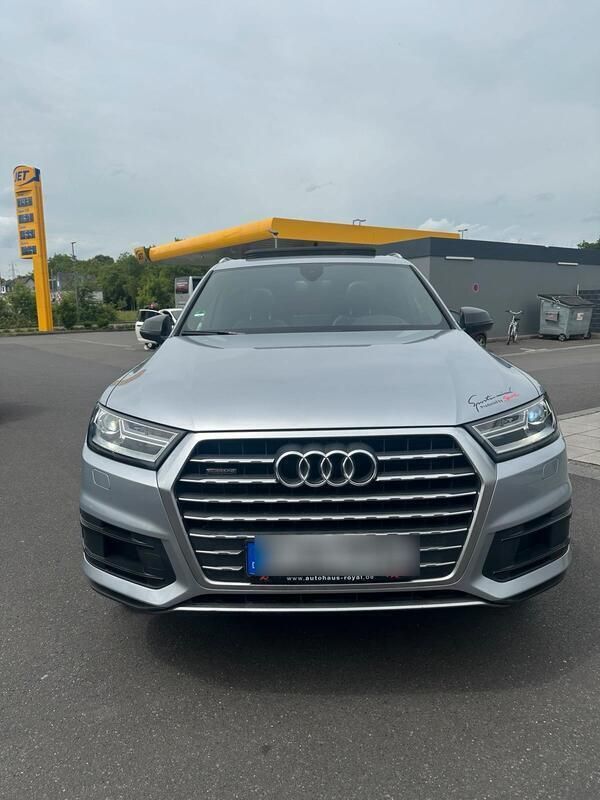 Grau Gebraucht 2017 Audi Q7 Comfort SUV | 39.900 € (Fairer Preis) - Bild 1/4
