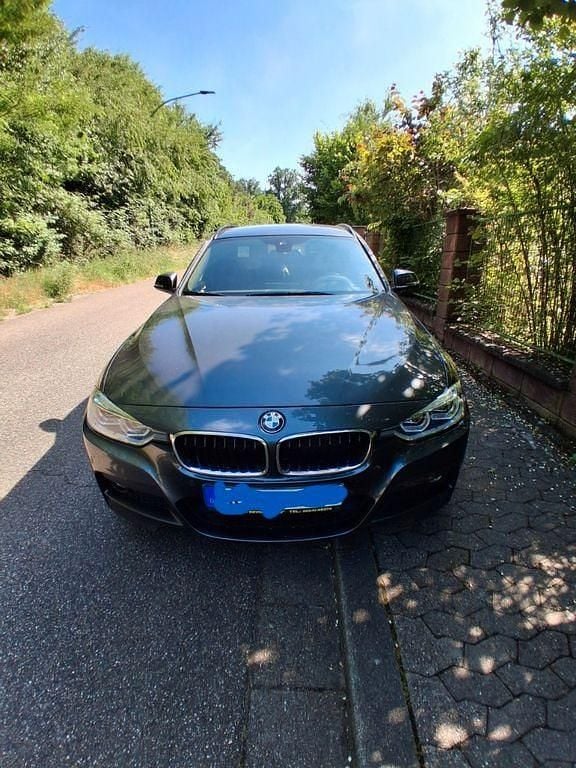 Schwarz Gebraucht 2016 BMW 320 M Sport Kombi | 16.750 € (Superpreis) - Bild 1/4