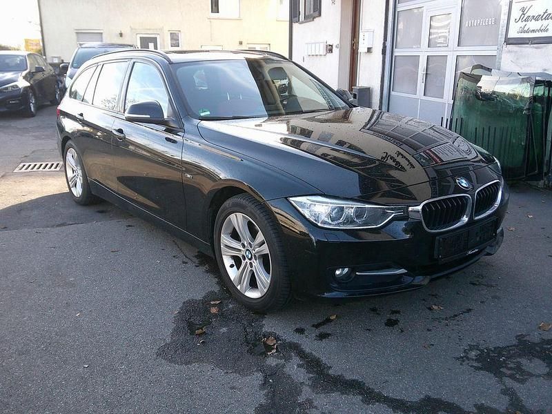 Schwarz Gebraucht 2012 BMW 320 Sport Line Kombi | 6.840 € (Guter Preis) - Bild 1/4