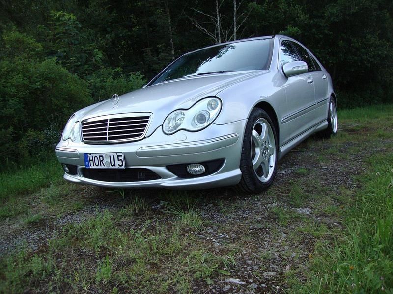 Silber Gebraucht 2004 Mercedes C240 AMG Limousine | 10.790 € - Bild 1/4