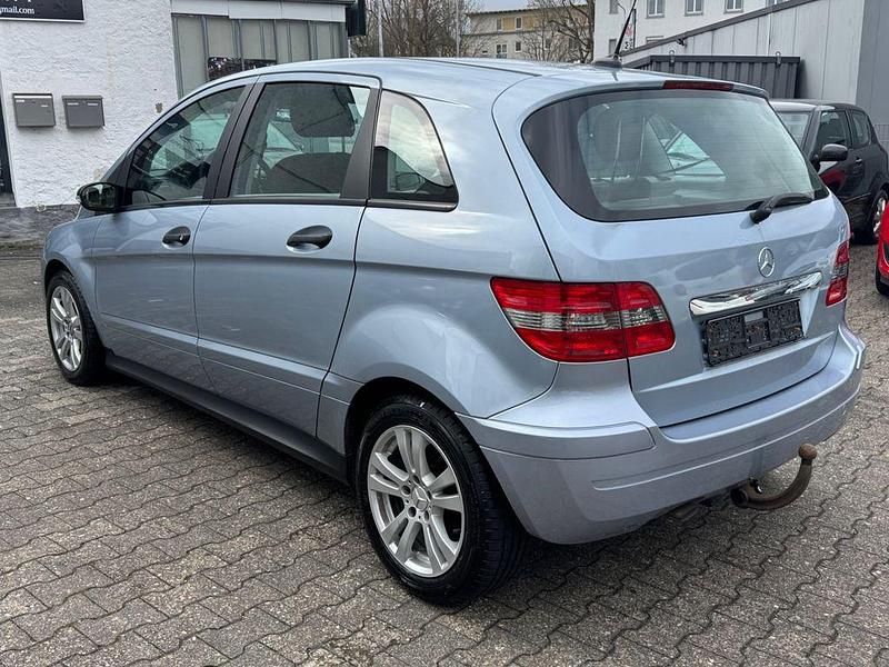 Gebraucht Mercedes B180 109 PS (80 kW) 2006 Blau Van / Kleinbus