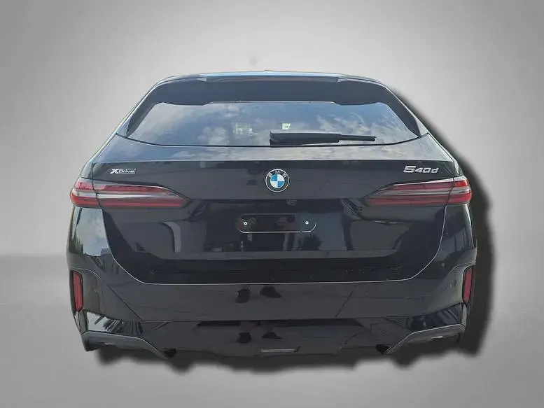 Gebraucht BMW 540 M Sport 286 PS (210 kW) 2026 Saphirschwarz metallic Kombi