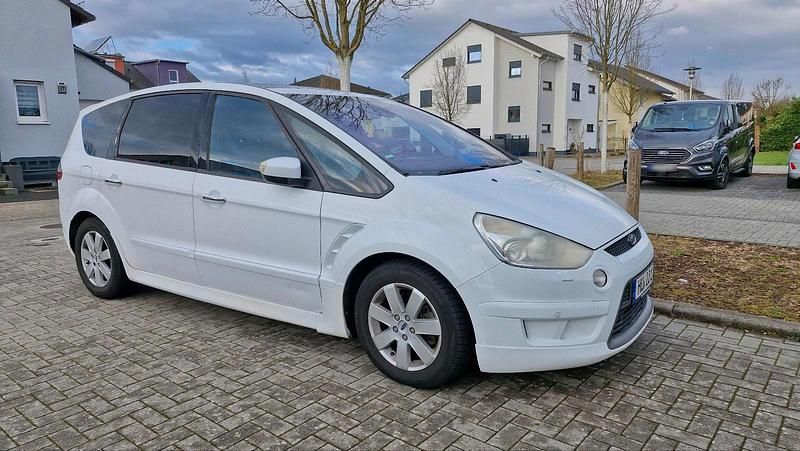 Second-hand Ford S-MAX S 140 CP (102 kW) 2009 Alb Monovolum