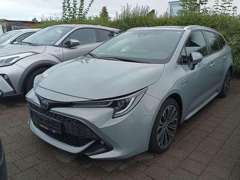 Manhattan grey Gebraucht 2021 Toyota Corolla Team Kombi | 23.460 € (Fairer Preis) - Bild 1/1