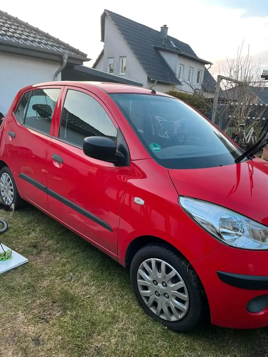 Gebraucht Hyundai i10 66 PS (48 kW) 2010 Rot Kleinwagen