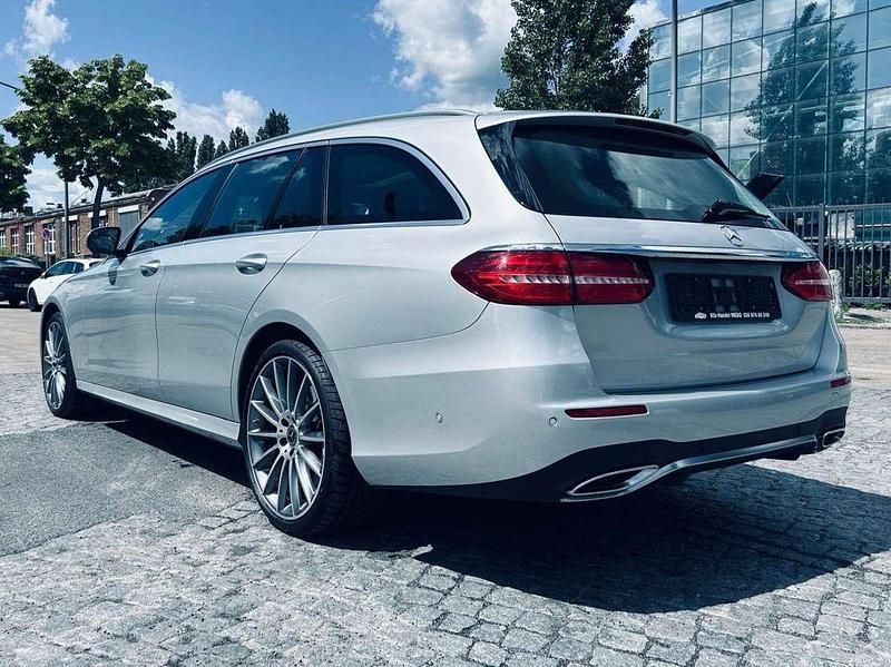Gebraucht Mercedes E400 333 PS (244 kW) 2017 Iridiumsilber  metalliclack Kombi