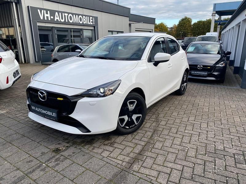 Weiß Gebraucht 2024 Mazda 2 Kleinwagen | 17.470 € (Guter Preis) - Bild 1/4