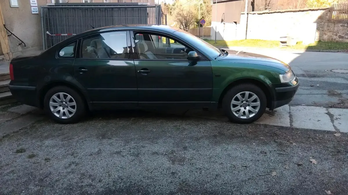 Gebraucht VW Passat 125 PS (91 kW) 1997 Grün Limousine