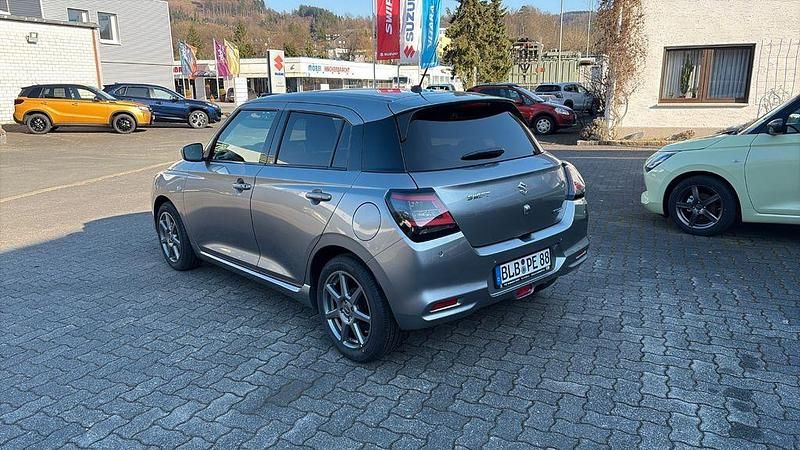 Neu Suzuki Swift Comfort 83 PS (61 kW) 2025 Silber Limousine