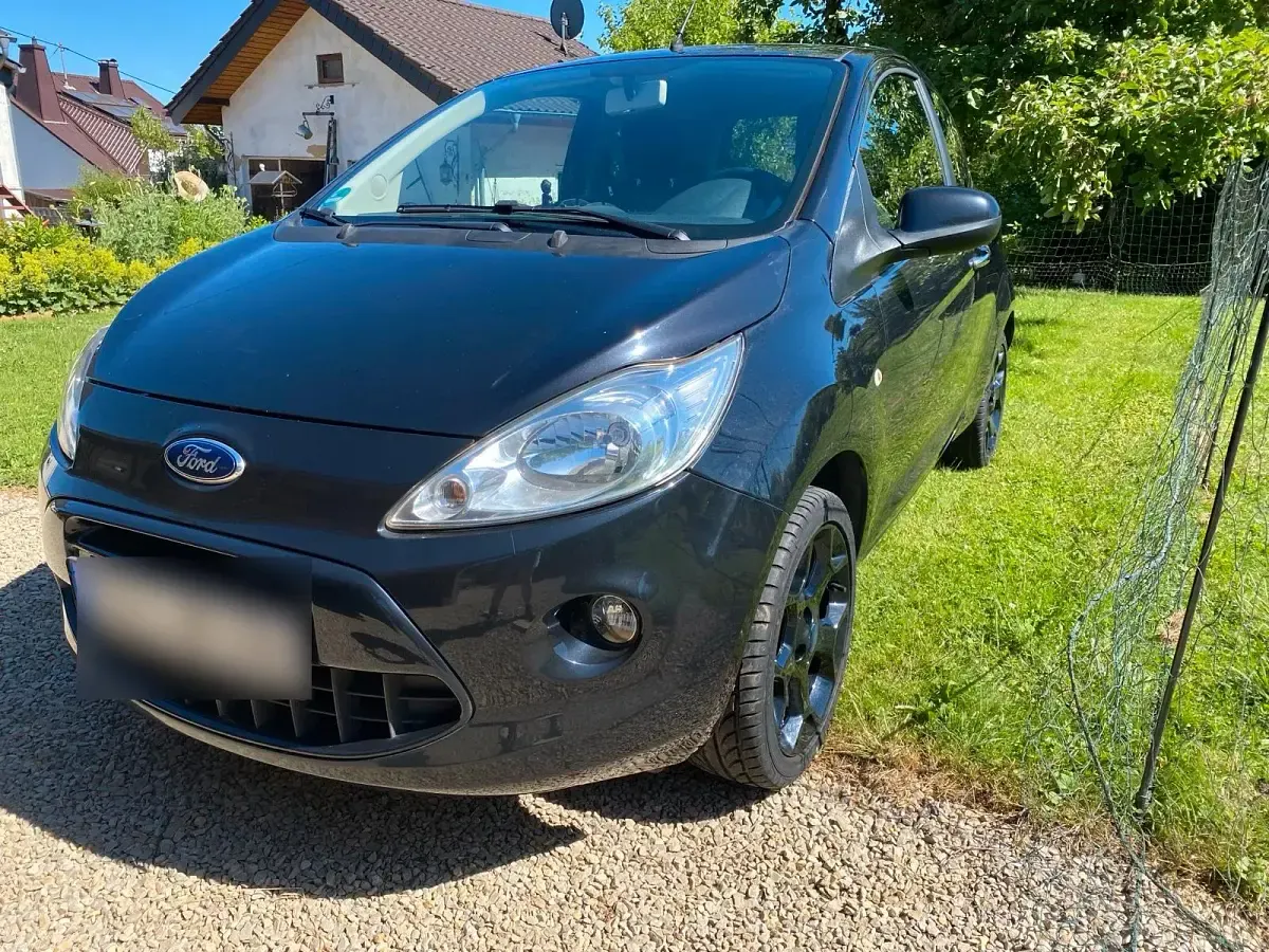 Gebraucht Ford Ka Individual 69 PS (50 kW) 2015 Schwarz Kleinwagen