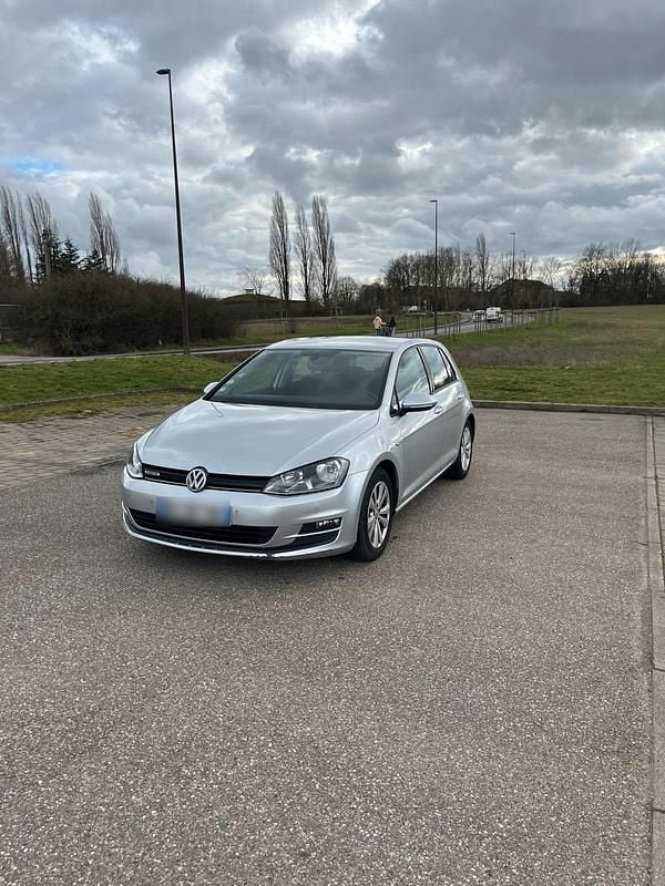 Gebraucht VW Golf VII 2015 Weiß Kleinwagen