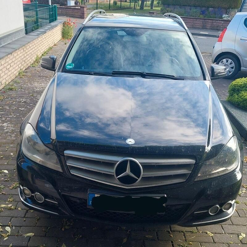 Schwarz Gebraucht 2012 Mercedes C200 Avantgarde Kombi | 4.700 € (Guter Preis) - Bild 1/4