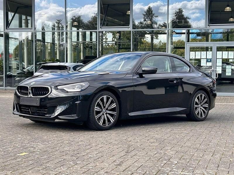 Saphirschwarz Gebraucht 2024 BMW 218 Coupé | 32.470 € (Fairer Preis) - Bild 1/4