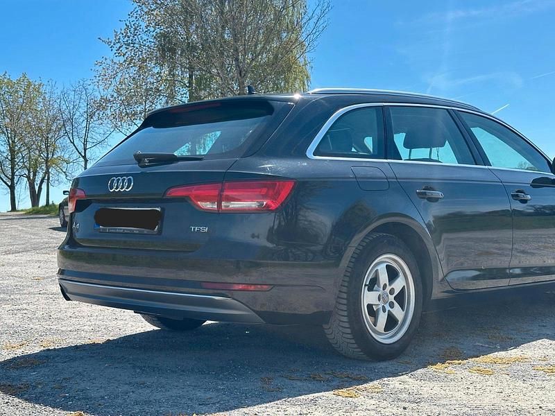 Gebraucht Audi A4 150 PS (110 kW) 2017 Schwarz Kombi