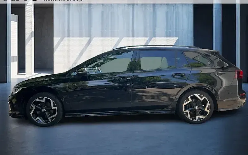 Gebraucht VW Golf VIII R-line 150 PS (110 kW) 2025 Grenadillschwarz metallic Kombi