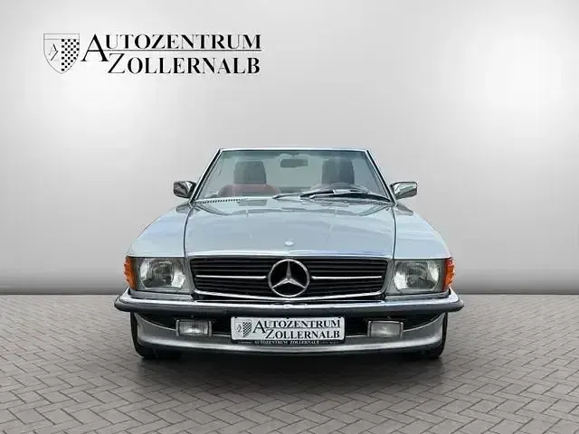 Gebraucht Mercedes SL380 585 PS (430 kW) 1984 Silber metallic Cabrio