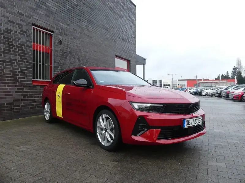 Gebraucht Opel Astra 131 PS (96 kW) 2023 Kardio rot Kombi
