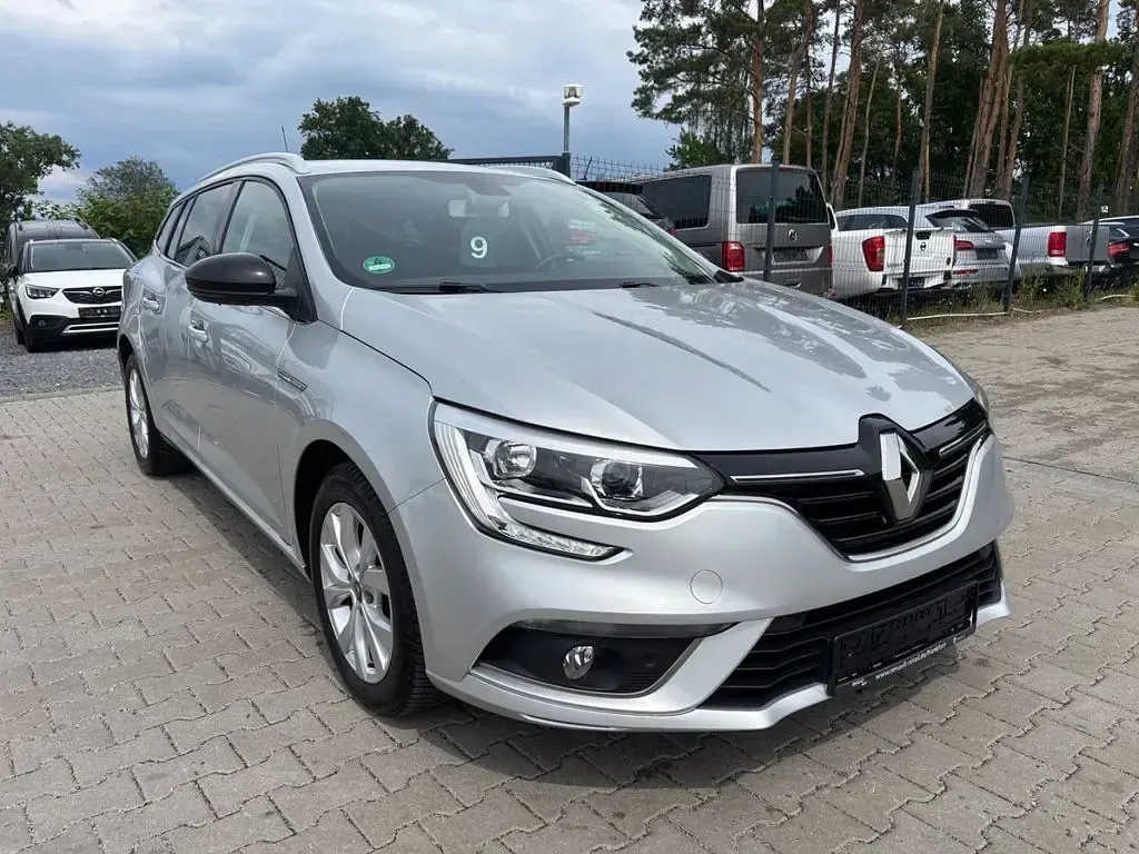 Gebraucht Renault Mégane LIMITED 140 PS (102 kW) 2020 Grau Limousine