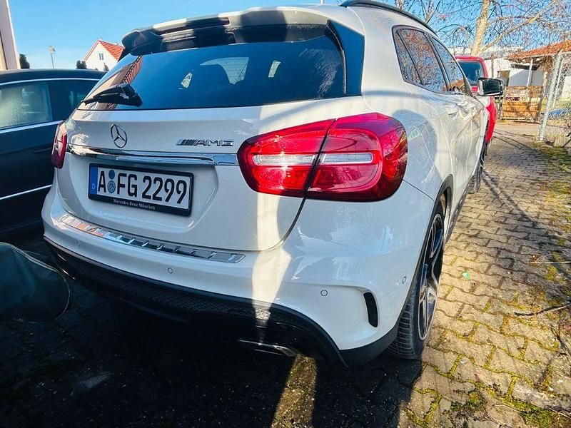Gebraucht Mercedes GLA220 AMG 170 PS (125 kW) 2014 Weiß SUV