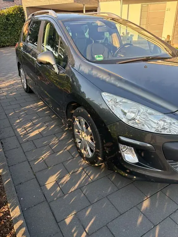 Gebraucht Peugeot 308 SW Allure 163 PS (119 kW) 2011 Grau Kombi
