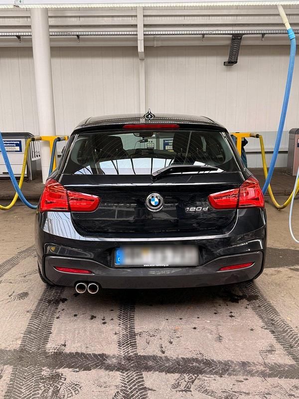 Schwarz Gebraucht 2017 BMW 120 Coupé M Sport Coupé | 8.990 € (Guter Preis) - Bild 1/4