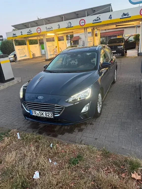 Gebraucht Ford Focus Active 120 PS (88 kW) 2020 Blau Limousine