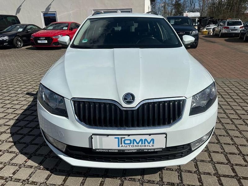 Gebraucht Skoda Octavia Ambition 110 PS (80 kW) 2016 Weiß Kleinwagen