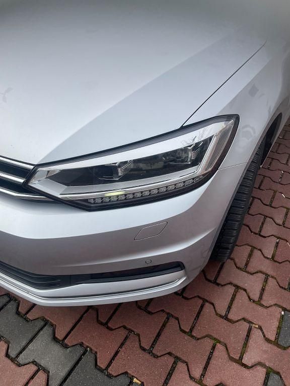 Gebraucht VW Touran Highline 150 PS (110 kW) 2017 Silber Van / Kleinbus
