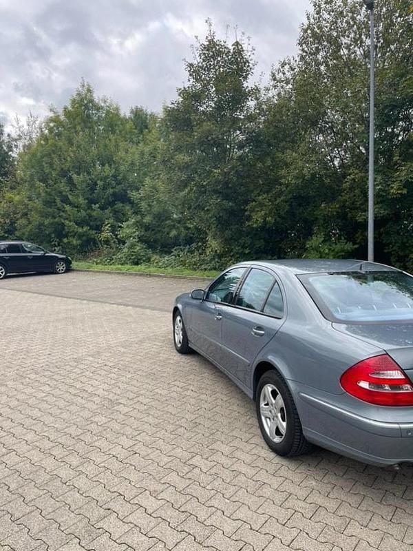 Gebraucht Mercedes E270 177 PS (130 kW) 2004 Grau Limousine