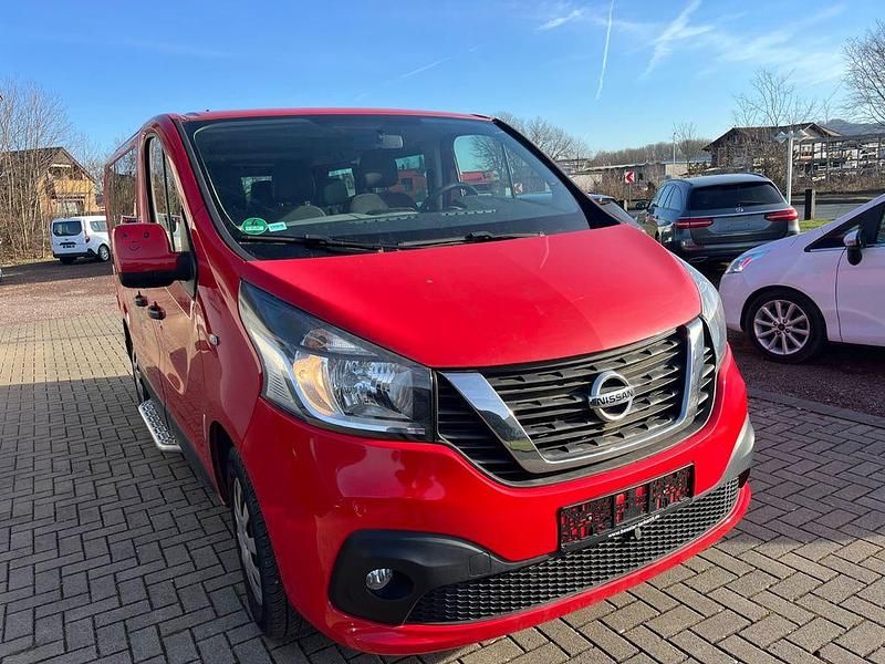 Gebraucht Nissan NV300 95 PS (69 kW) 2018 Rot Van
