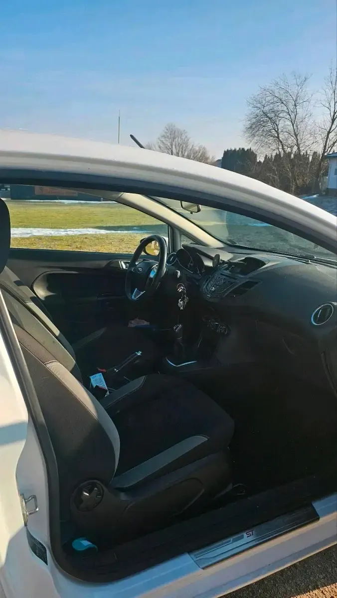 Gebraucht Ford Fiesta ST-Line 2015 Weiß Kleinwagen