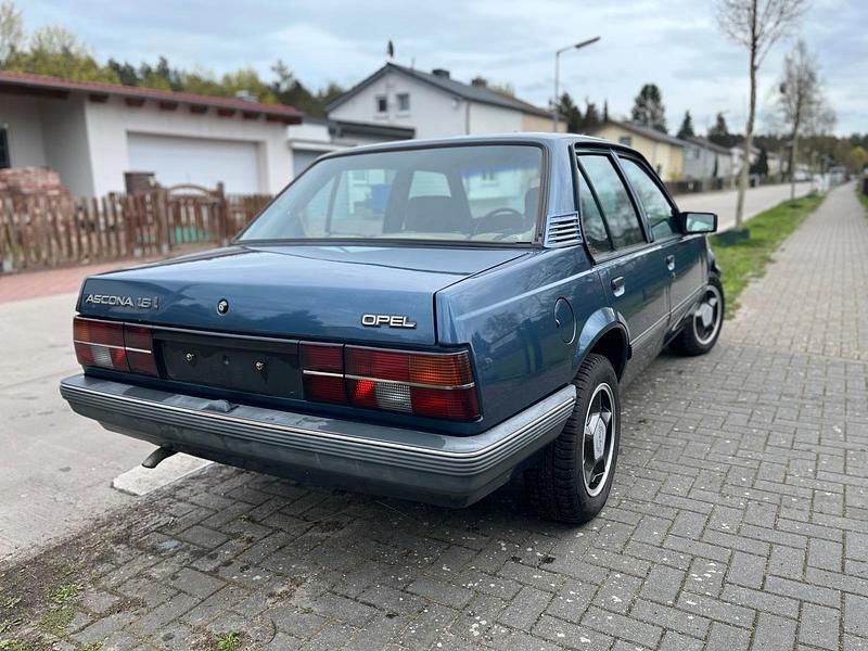 Gebraucht Opel Ascona 75 PS (55 kW) 1988 Blau Limousine