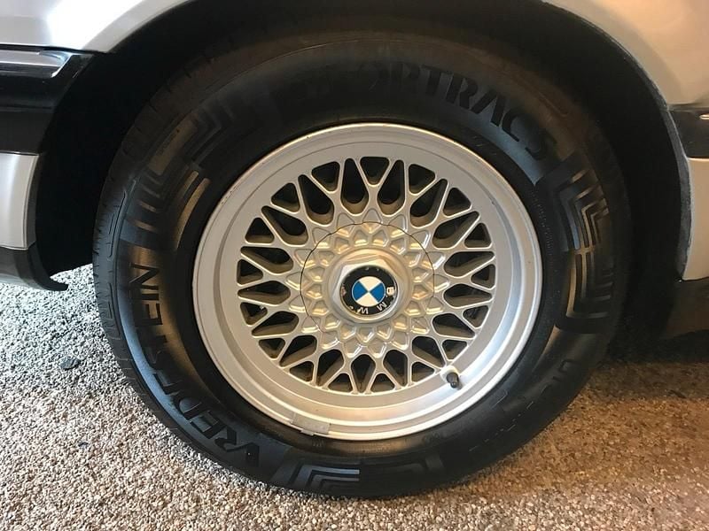 Second-hand BMW 735 218 CP (160 kW) 1992 Argintiu Berlinǎ