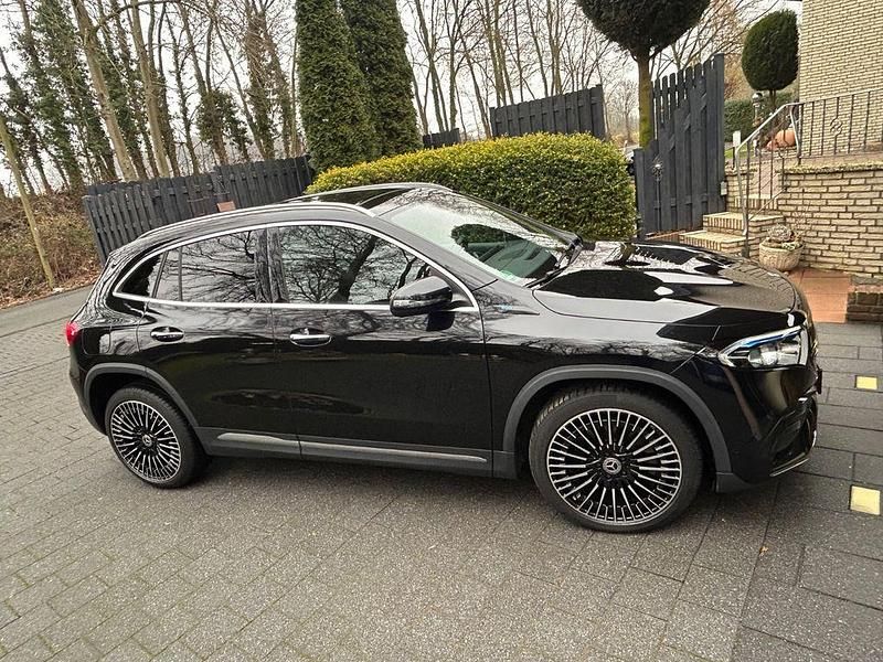 Gebraucht Mercedes EQA250 AMG 139 kW (190 PS) 2021 Schwarz SUV