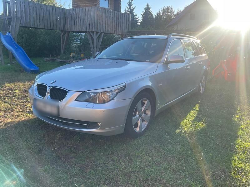 Gebraucht BMW 520 177 PS (130 kW) 2010 Silber Kombi