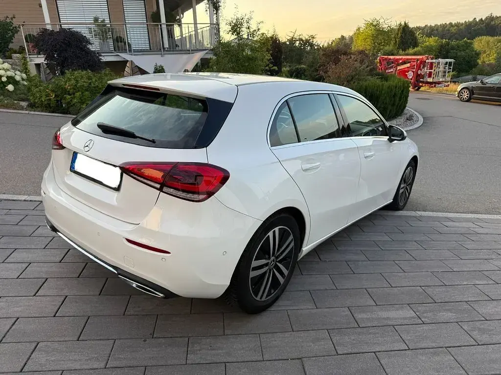 Gebraucht Mercedes A220 Progressive 190 PS (139 kW) 2021 Weiß Limousine