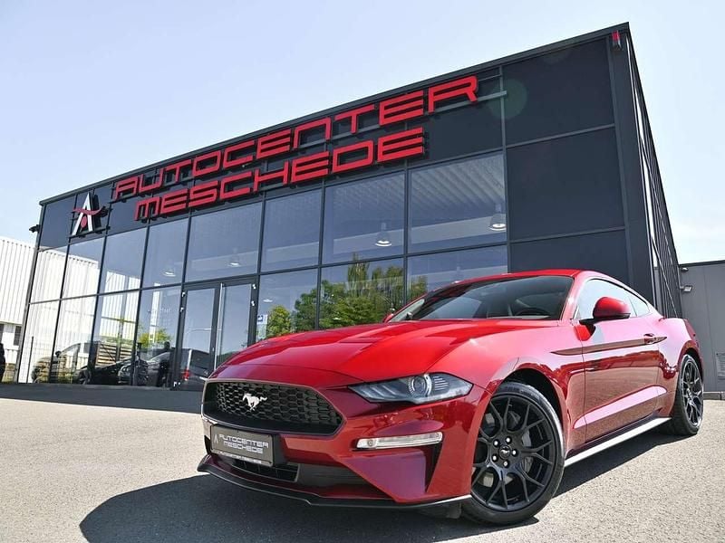 Rubyrot metallic Gebraucht 2018 Ford Mustang Premium Coupé | 39.890 € - Bild 1/3