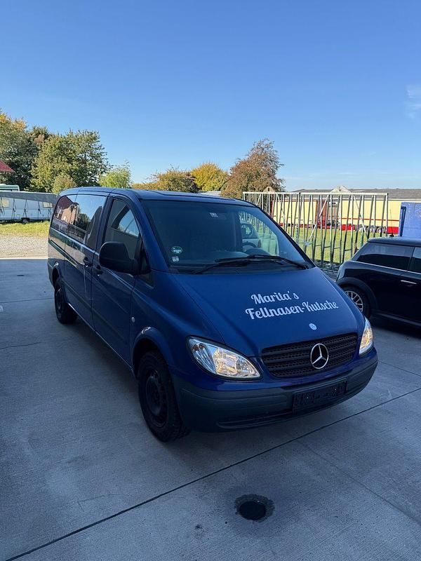 Blau Gebraucht 2004 Mercedes Vito Van / Kleinbus | 2.495 € (Superpreis) - Bild 1/4