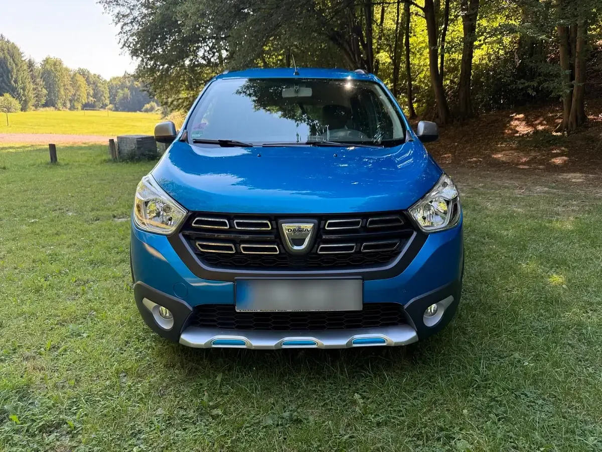 Gebraucht Dacia Lodgy 115 PS (84 kW) 2017 Blau Van / Kleinbus