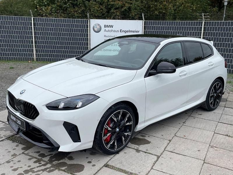 Alpinweiss iii Gebraucht 2025 BMW 120 M Sport Kleinwagen | 39.890 € (Etwas zu teuer) - Bild 1/4