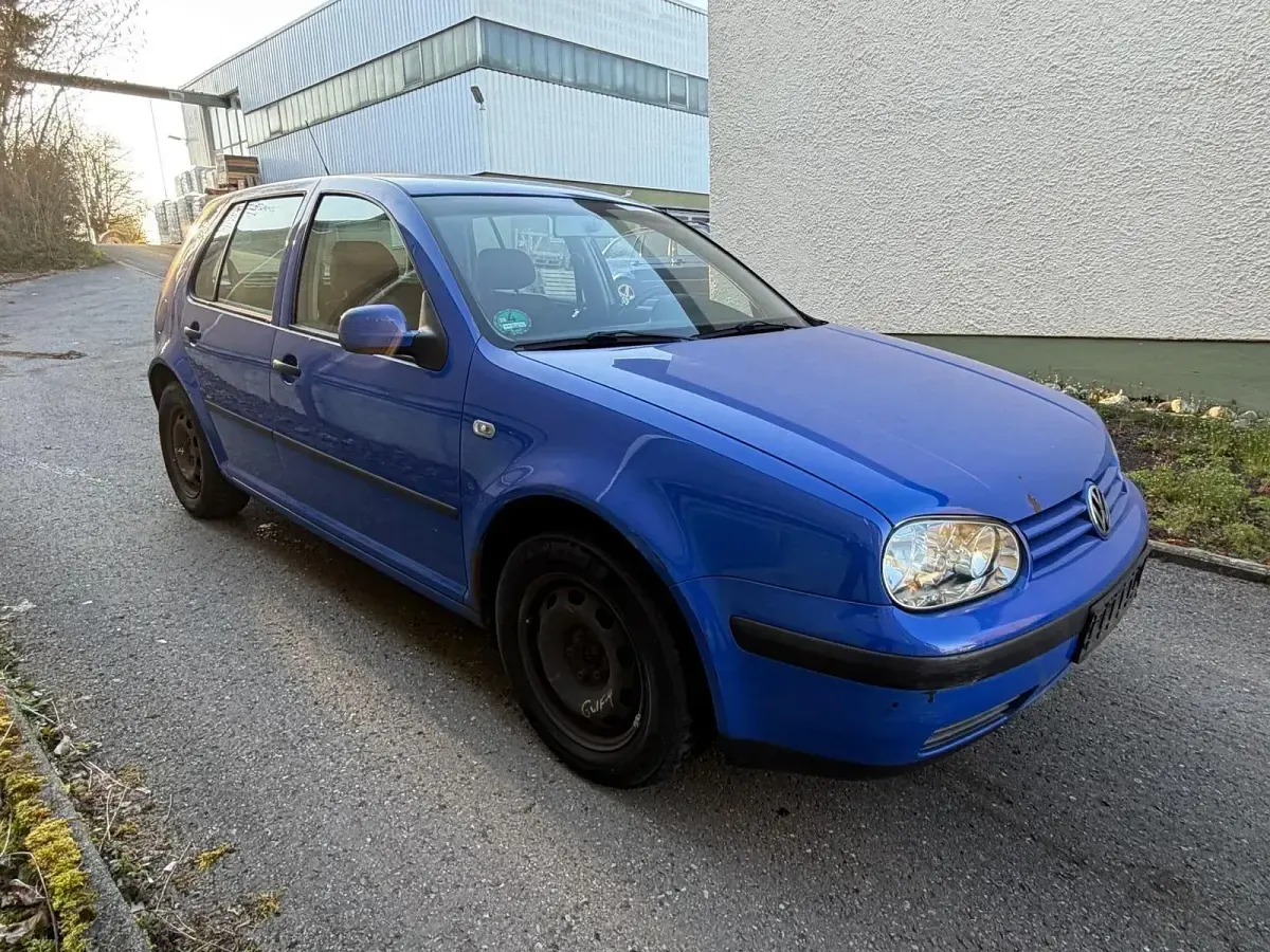 Gebraucht VW Golf IV 101 PS (74 kW) 2000 Blau Kleinwagen
