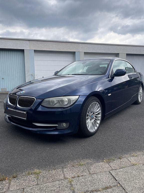 Blau Gebraucht 2010 BMW 325 Cabriolet Comfort Edition Cabrio | 8.990 € (Fairer Preis) - Bild 1/4