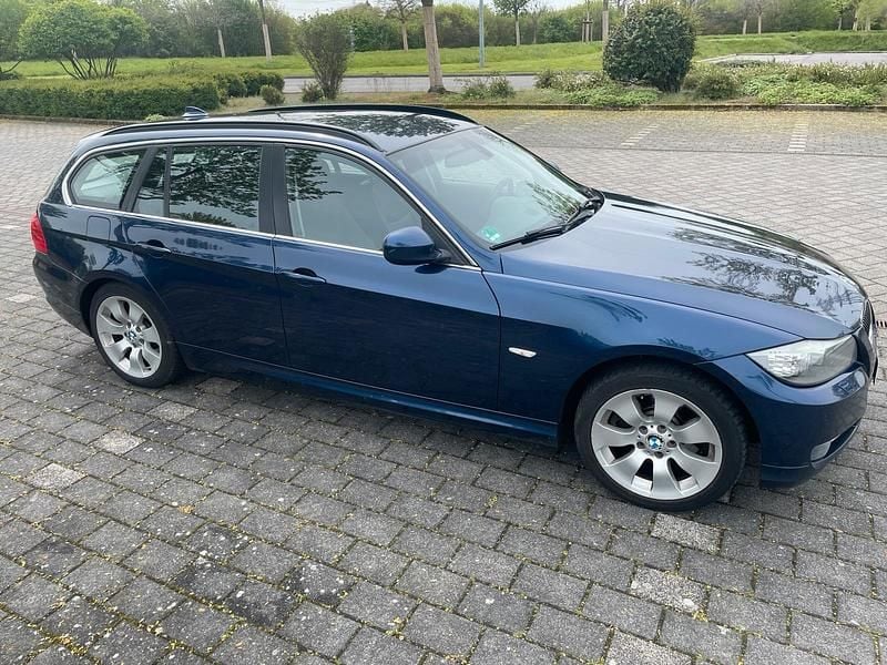 Second-hand BMW 325 204 CP (150 kW) 2010 Albastru Break