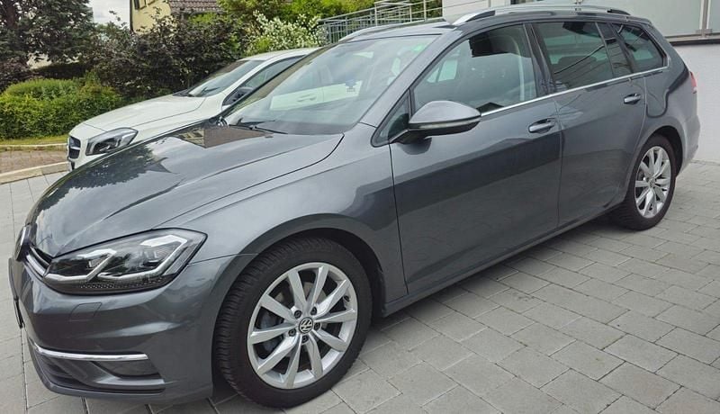 Gebraucht VW Golf VII Highline 150 PS (110 kW) 2019 Grau Kombi