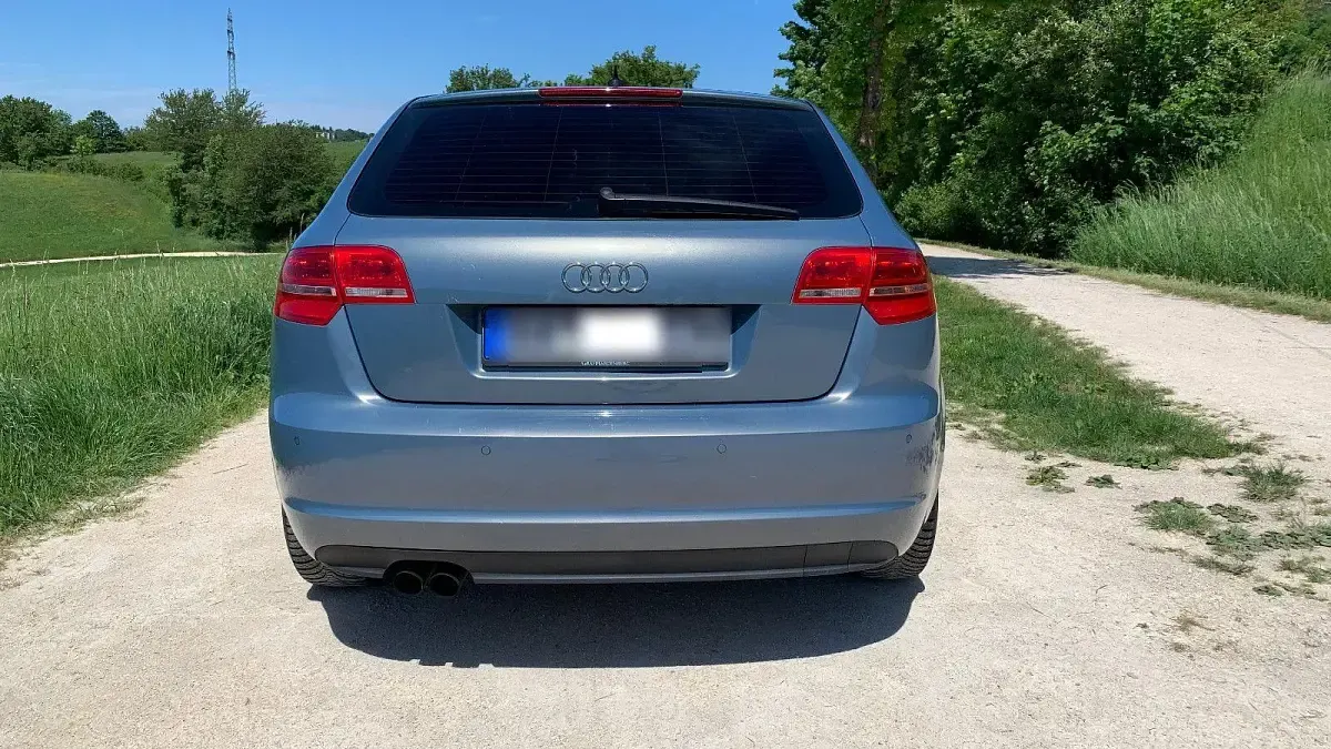 Gebraucht Audi A3 Sportback Ambiente 160 PS (117 kW) 2010 Blau Kleinwagen