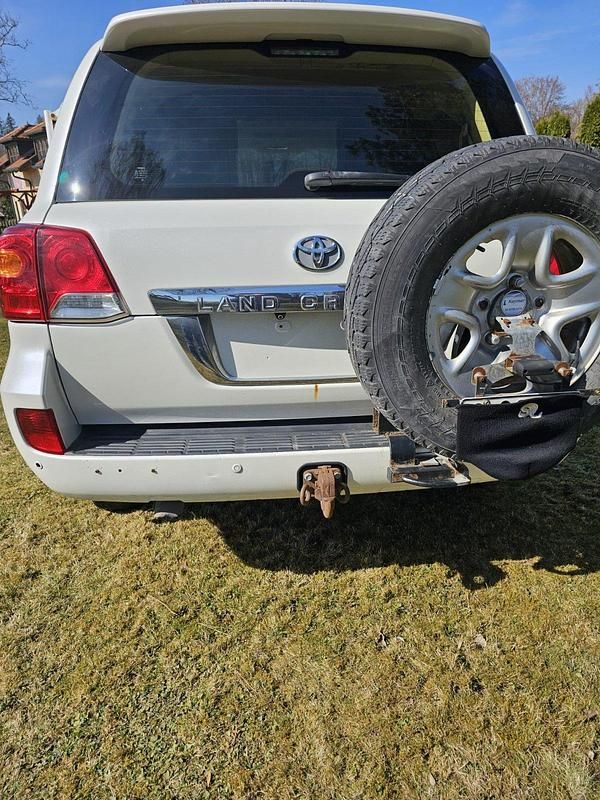 Gebraucht Toyota Land Cruiser 272 PS (200 kW) 2014 Weiß Limousine