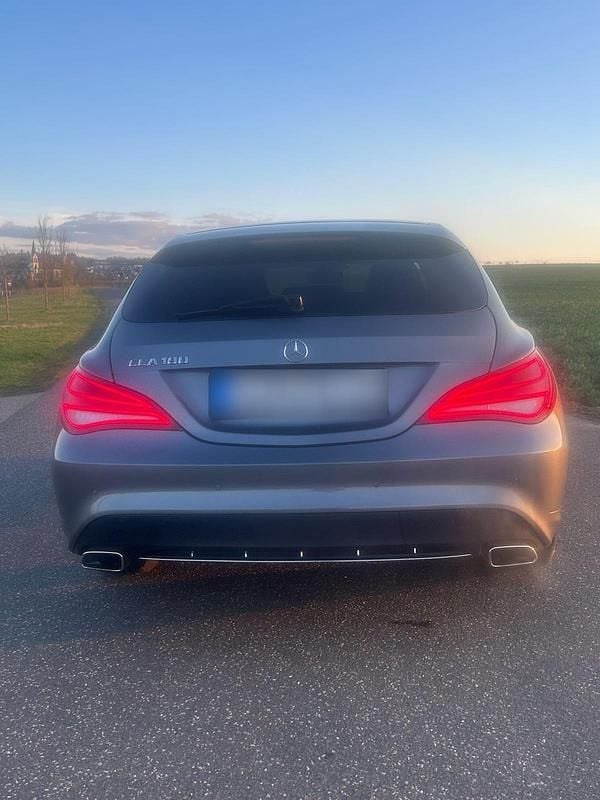 Gebraucht Mercedes CLA180 122 PS (89 kW) 2016 Silber Limousine