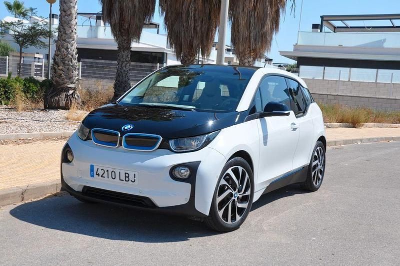 Weiß Gebraucht 2016 BMW i3 Kleinwagen | 12.290 € (Fairer Preis) - Bild 1/4